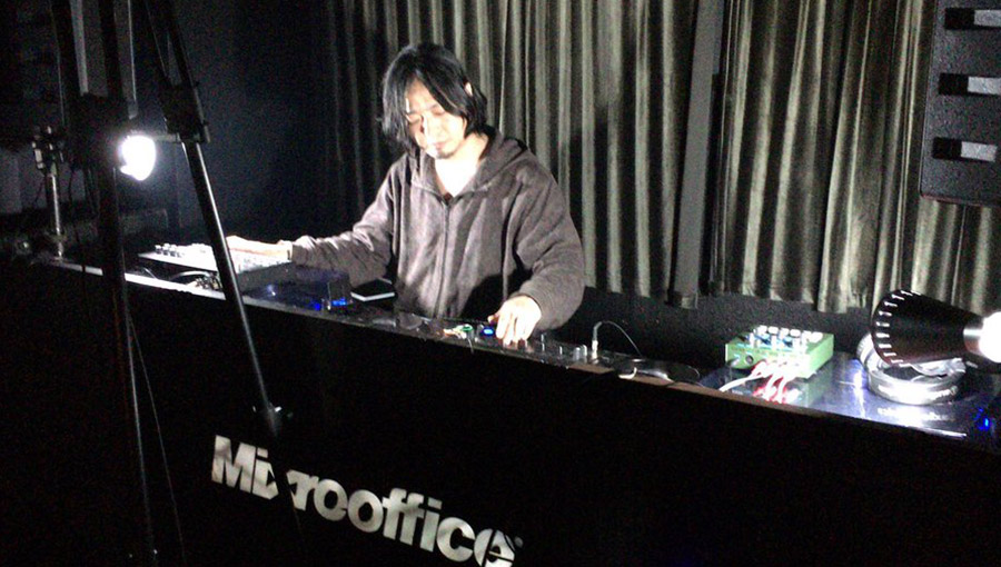 Roland Blog Artist Artist 注目アーティストがaudioflyイヤホンを試してみた 15 Koji Nakamura